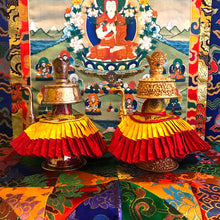 Cargar imagen en el visor de la galería, Bhumpa chapado en oro con piedra